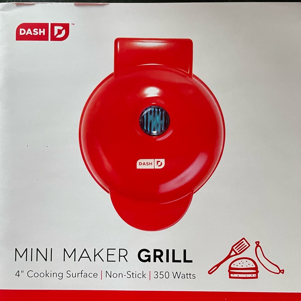 ⭐️ ❤️ NIB Dash 4” electric griddle- Mint color